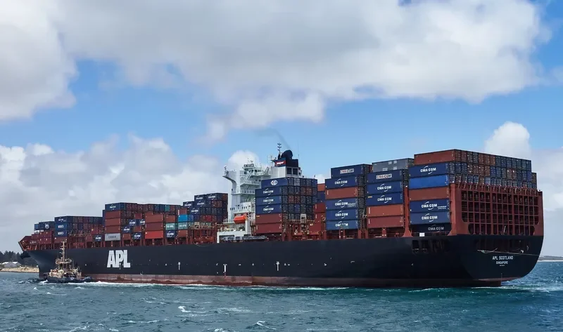 APL SCOTLAND Container Ship IMO 9218662 photo 4
