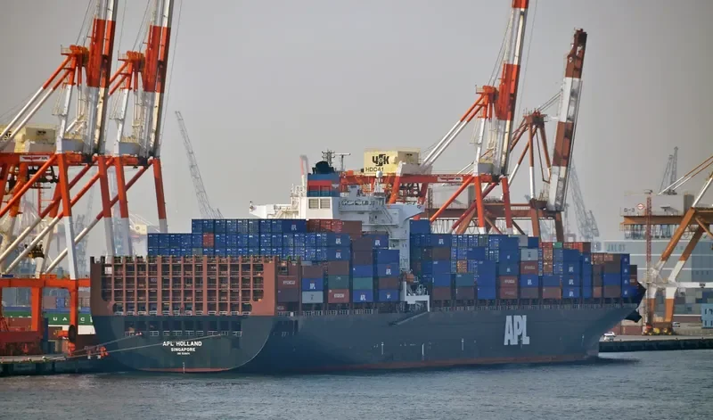 APL HOLLAND Container Ship IMO 9218674 photo 2