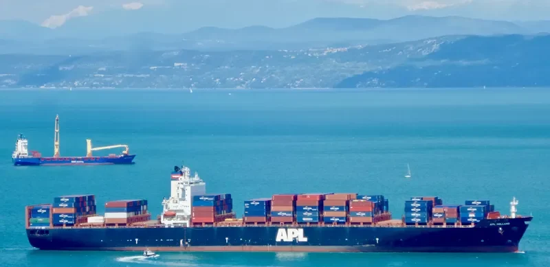 APL HOLLAND Container Ship IMO 9218674 photo 7