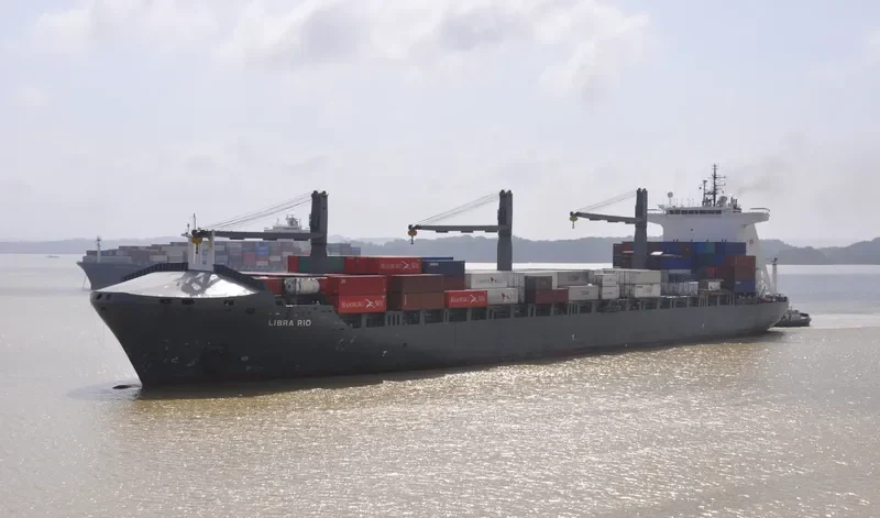 POLONIA Container Ship IMO 9219379 photo 6
