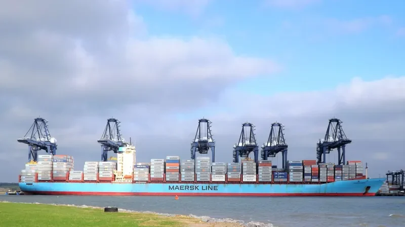 CHASTINE MAERSK Container Ship IMO 9219800 photo 6