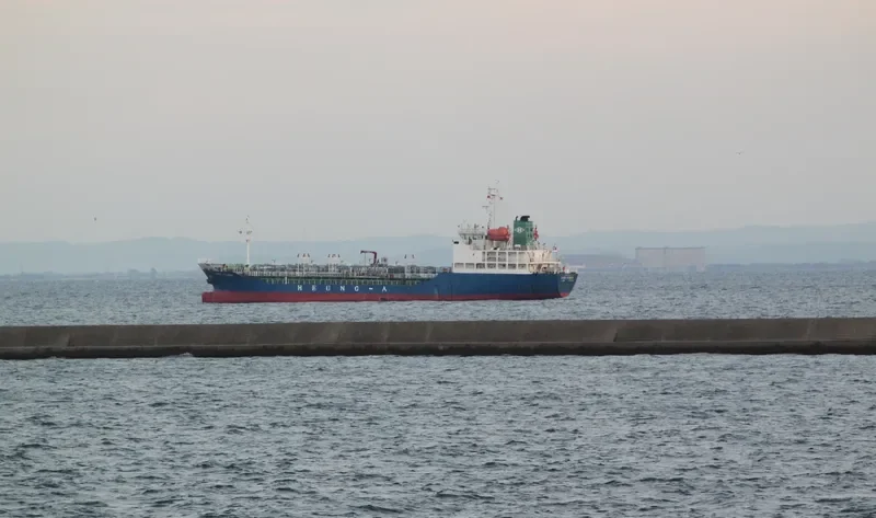 SIRI PIPAT Tanker IMO 9219941 photo 8