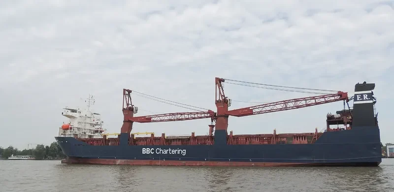 FLEET LEADER Ro-Ro IMO 9220639 photo 2