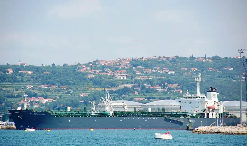 BIRDHUM Tanker IMO 9220914 photo 7