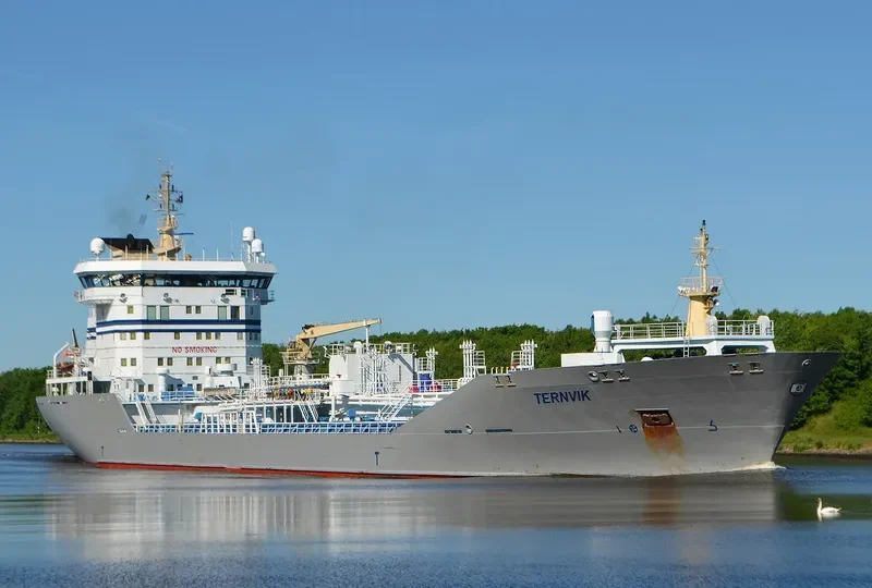 TERNVIK Tanker IMO 9221267 photo 4