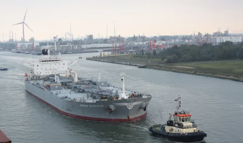 GLADIATOR Tanker IMO 9222132 photo 3