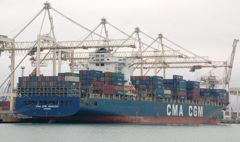 CMA CGM BERLIOZ Container Ship IMO 9222297 photo 9