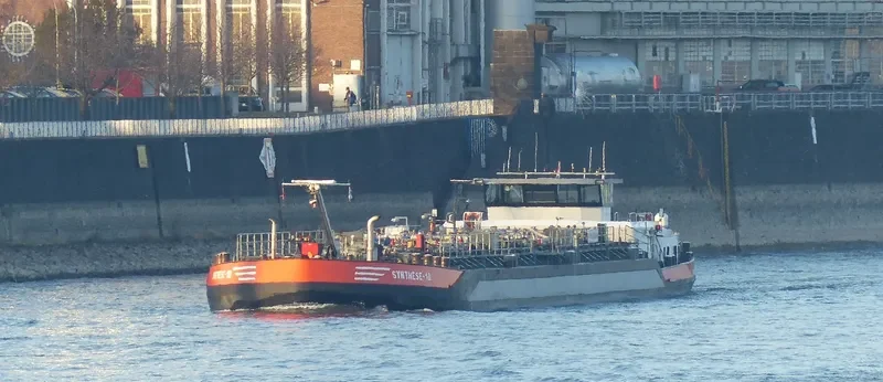 SYNTHESE 10 Tanker IMO 9223045 photo 9