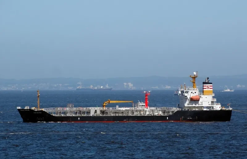 AT GLORY Tanker IMO 9223710 photo 2