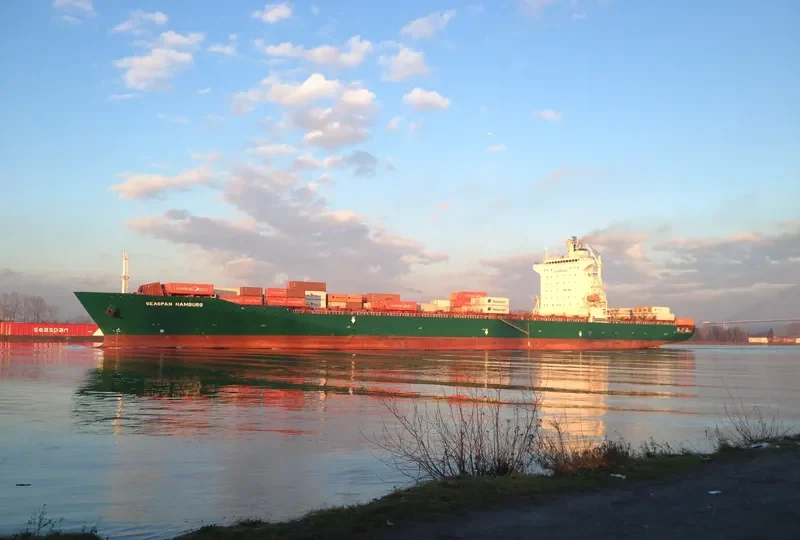 SEASPAN HAMBURG Container Ship IMO 9224300 photo 7