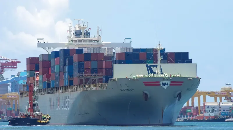 WAN HAI 611 Container Ship IMO 9224506 photo 2