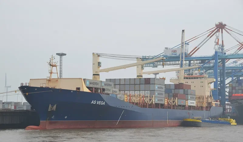 AS VEGA Container Ship IMO 9225433 photo 4
