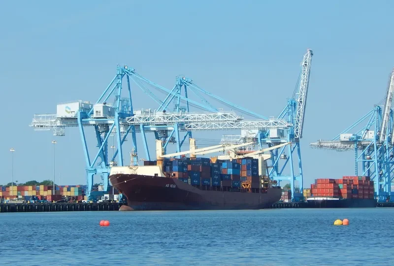 AS VEGA Container Ship IMO 9225433 photo 6