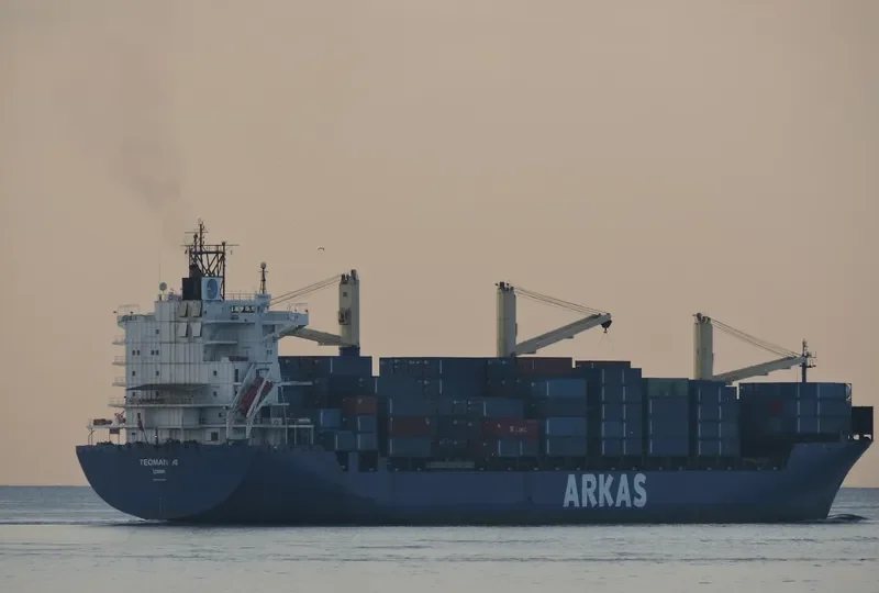 TEOMAN A Container Ship IMO 9226504 photo 4