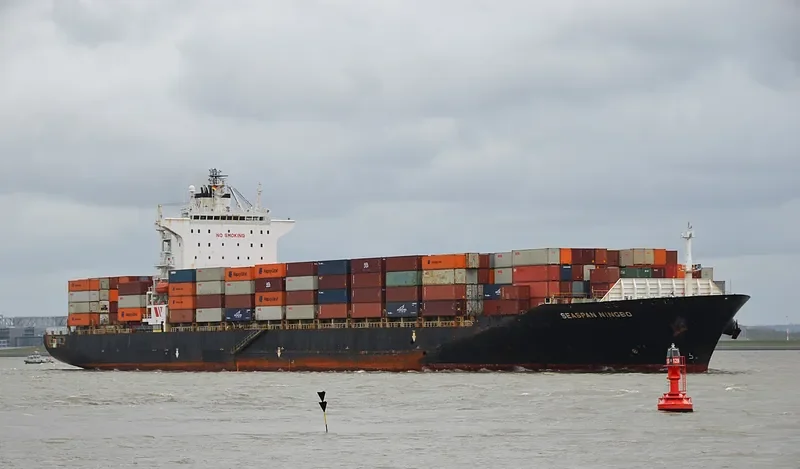 SEASPAN NINGBO Container Ship IMO 9227015 photo 6