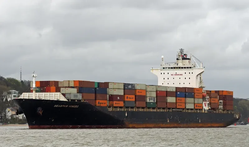 SEASPAN NINGBO Container Ship IMO 9227015 photo 8