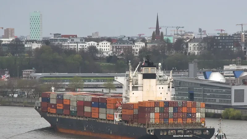 SEASPAN NINGBO Container Ship IMO 9227015 photo 9