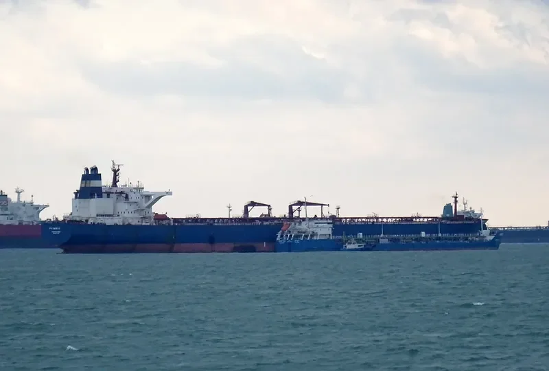 VLADIMIR VELIKIY Tanker IMO 9227455 photo 2