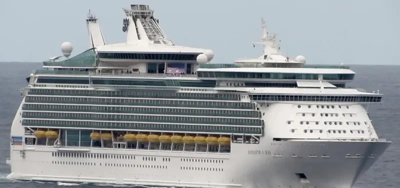 NAVIGATOR OF THE SEAS Passenger Ship IMO 9227508 photo 8