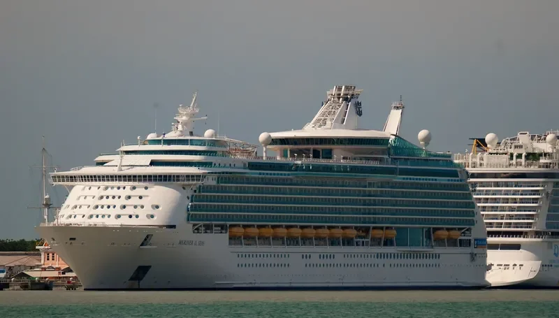 MARINER OF THE SEAS Passenger Ship IMO 9227510