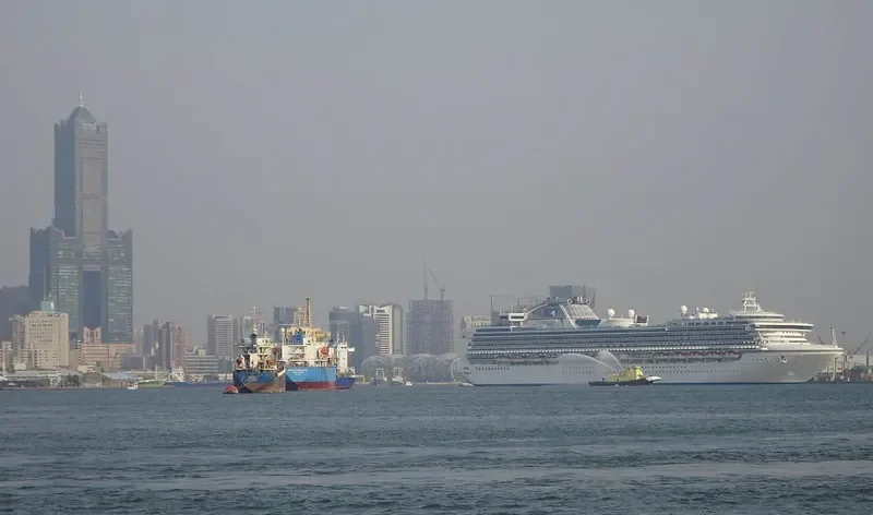SAPPHIRE PRINCESS Passenger Ship IMO 9228186 photo 2