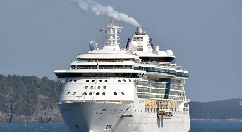 SERENADE OF THE SEAS Passenger Ship IMO 9228344 photo 5
