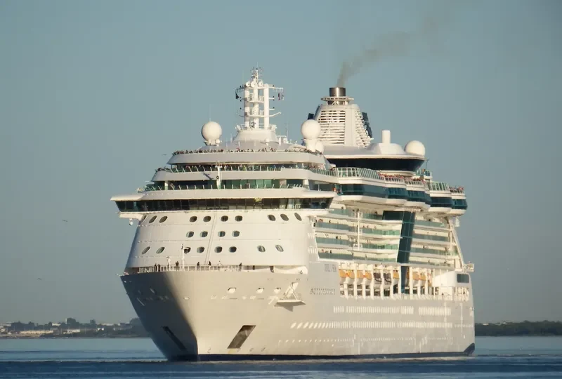 JEWEL OF THE SEAS Passenger Ship IMO 9228356 photo 3