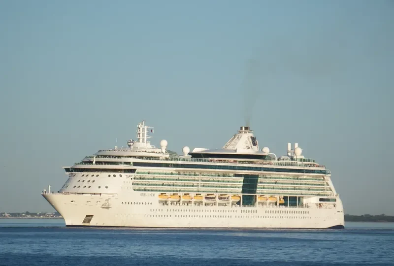 JEWEL OF THE SEAS Passenger Ship IMO 9228356 photo 4
