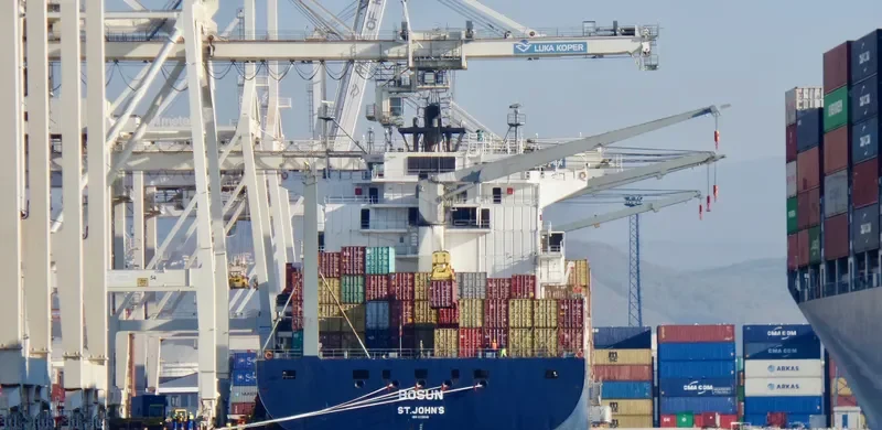 SUN Container Ship IMO 9228540 photo 8