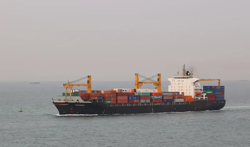 COMMODORE Container Ship IMO 9228552 photo 3