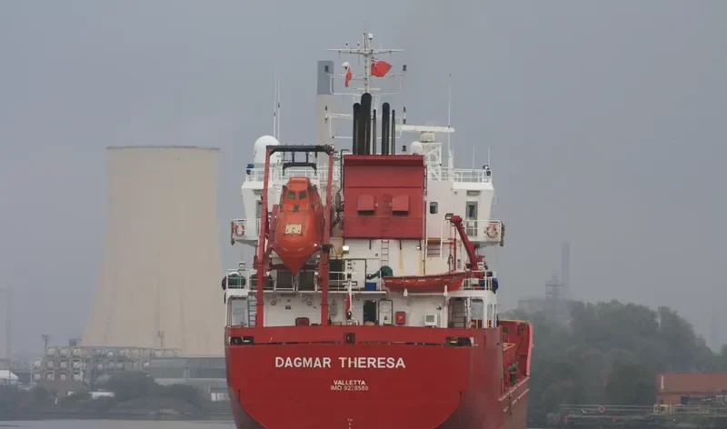 TOMRIS E Tanker IMO 9228588 photo 2