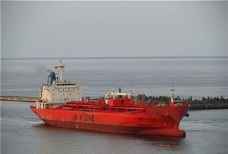 FLORENTINE Tanker IMO 9228710 photo 8