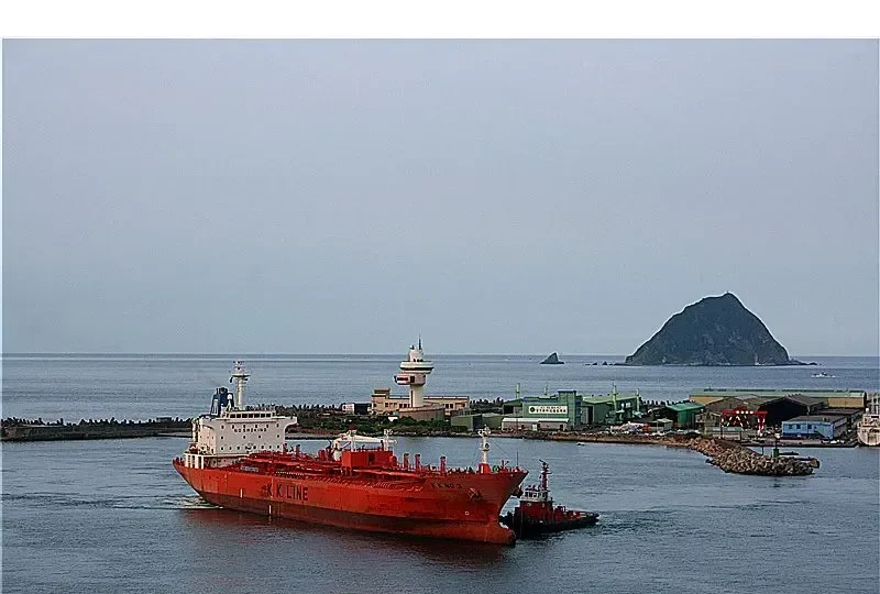 FLORENTINE Tanker IMO 9228710 photo 9