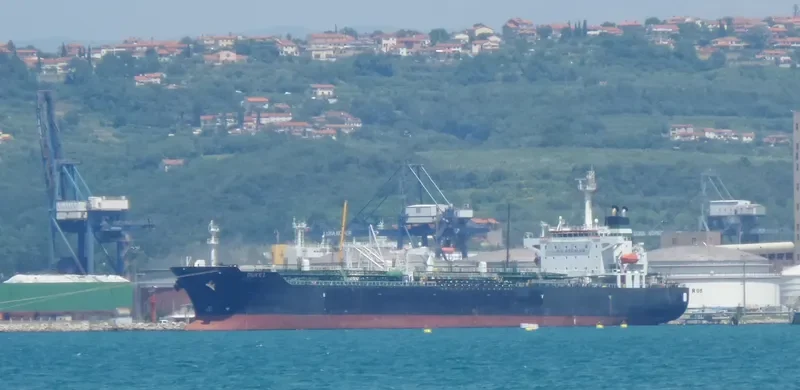 DUKE I Tanker IMO 9228784 photo 7