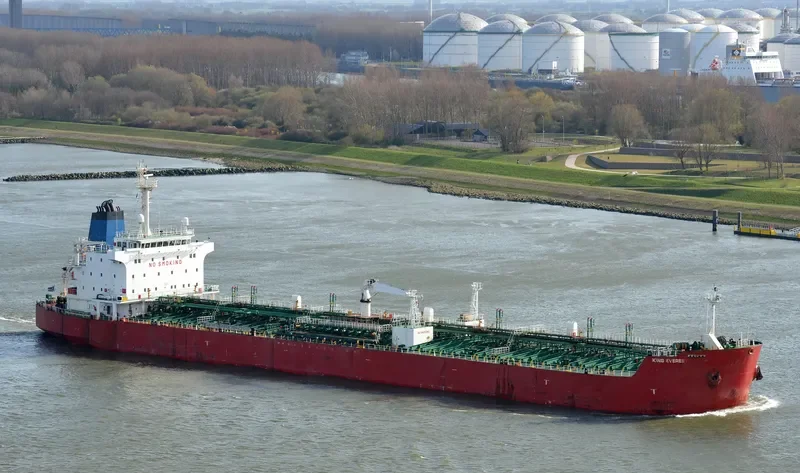 GREEN PLUS Tanker IMO 9228837 photo 9