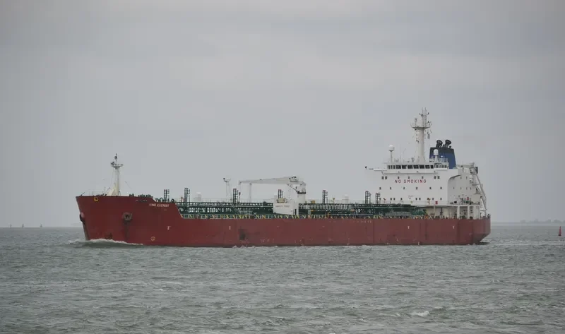 GREEN PLUS Tanker IMO 9228837 photo 10