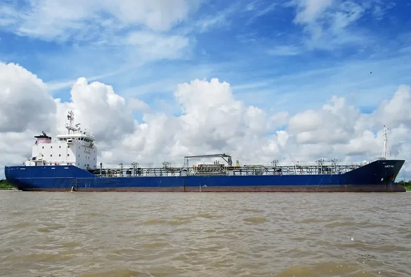 LUCY PG Tanker IMO 9229013 photo 7