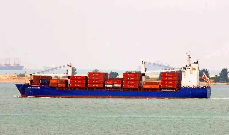 A HOUOU Container Ship IMO 9229609 photo 2