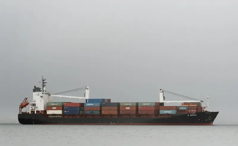 A HOUOU Container Ship IMO 9229609 photo 9