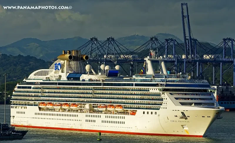 CORAL PRINCESS Passenger Ship IMO 9229659 photo 9