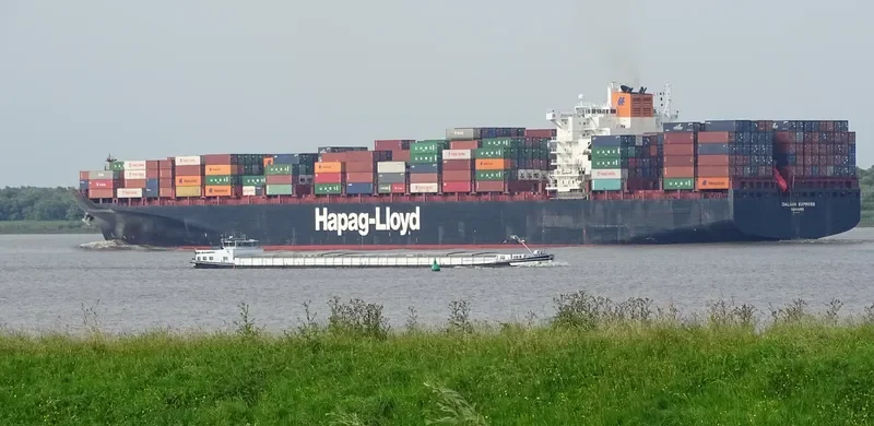 DALIAN EXPRESS Container Ship IMO 9229829 photo 2