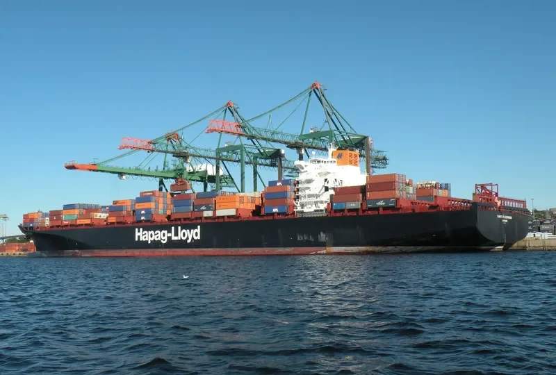 YANTIAN EXPRESS Container Ship IMO 9229831 photo 8