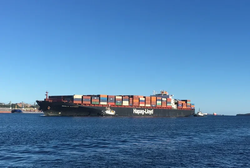BERLIN EXPRESS Container Ship IMO 9229855 photo 8
