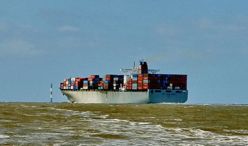 SUEZ CANAL Container Ship IMO 9230311 photo 2