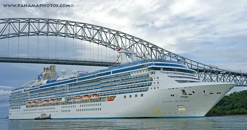 ISLAND PRINCESS Passenger Ship IMO 9230402 photo 2