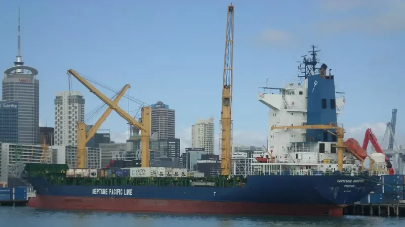 CAPITAINE DAMPIER Container Ship IMO 9230787 photo 4