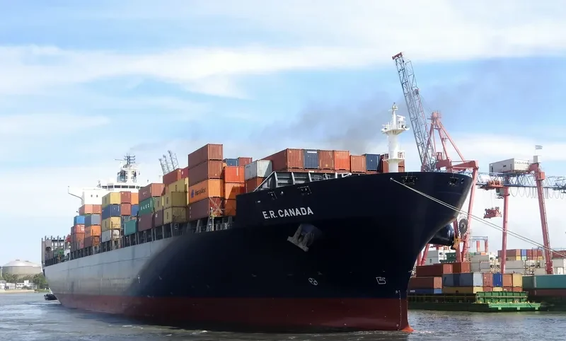 E.R.CANADA Container Ship IMO 9231236 photo 2