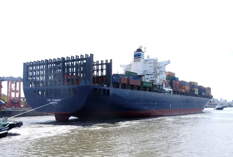 E.R.CANADA Container Ship IMO 9231236 photo 3