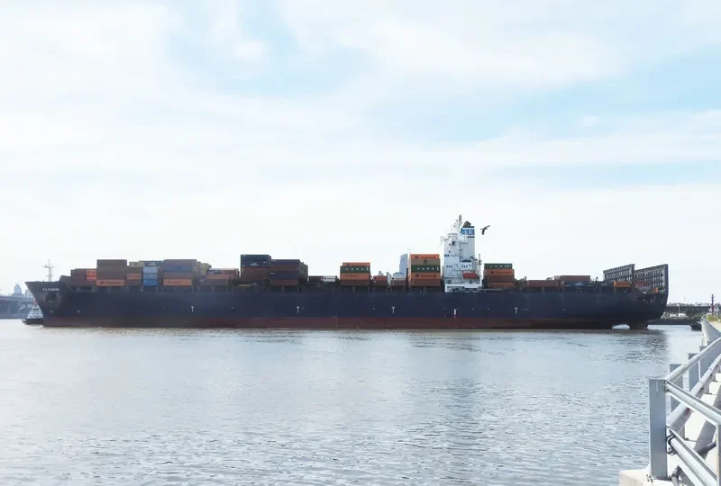E.R.CANADA Container Ship IMO 9231236 photo 5
