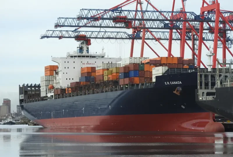 E.R.CANADA Container Ship IMO 9231236 photo 8